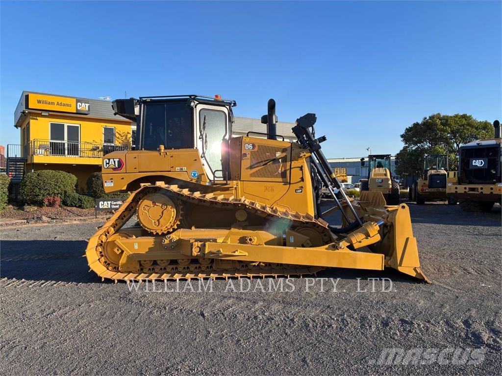 CAT D6 Crawler dozers
