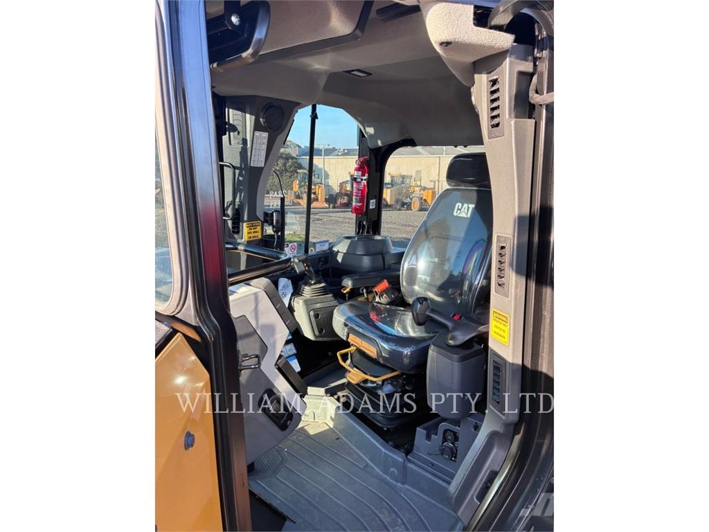 CAT D6 Crawler dozers