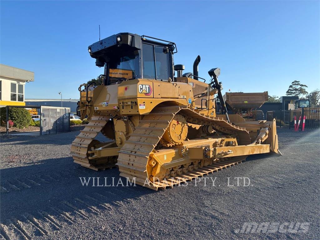 CAT D6 Crawler dozers