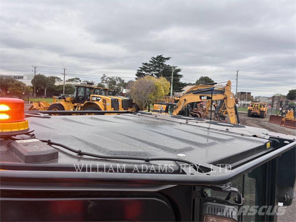 CAT D6 Crawler dozers