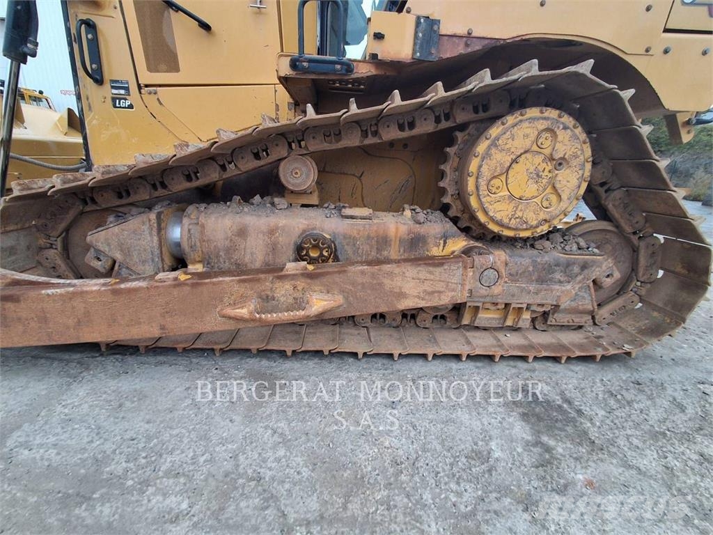 CAT D6 Bouteurs sur chenilles