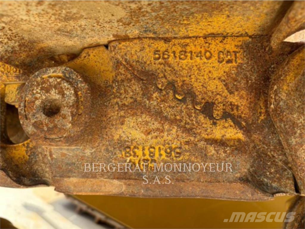 CAT D6 履帶推土機