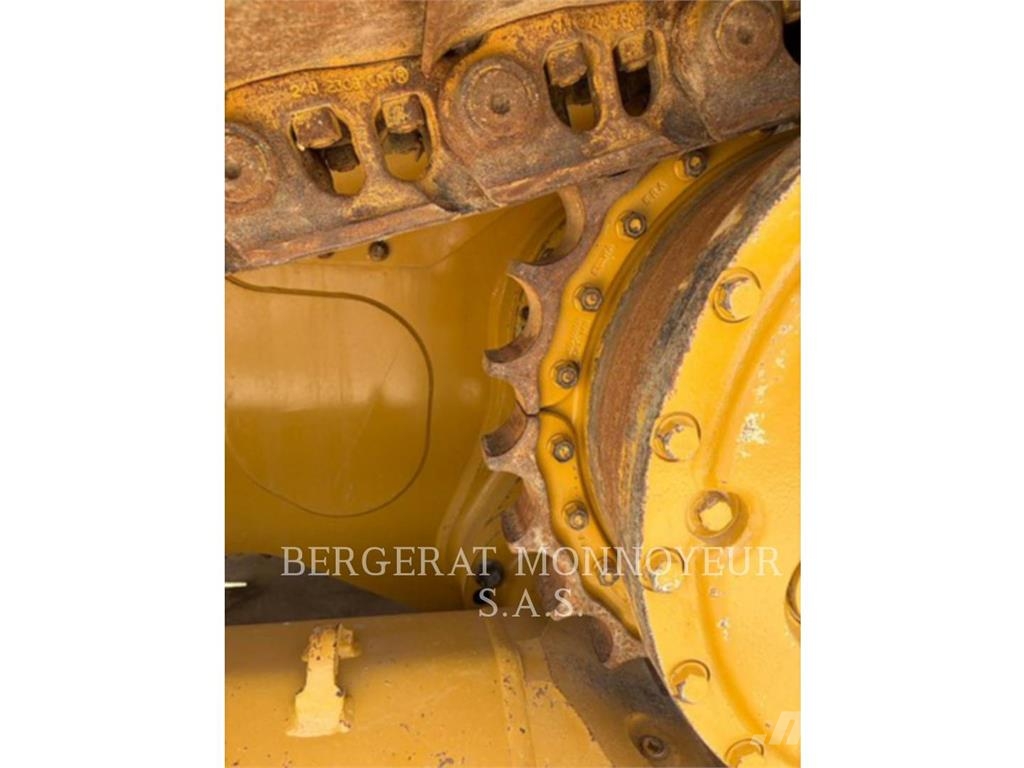 CAT D6 履帶推土機