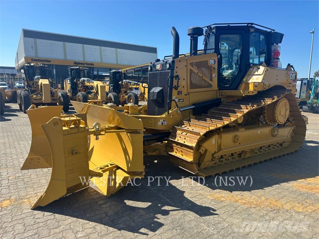 CAT D6 Гусеничні бульдозери
