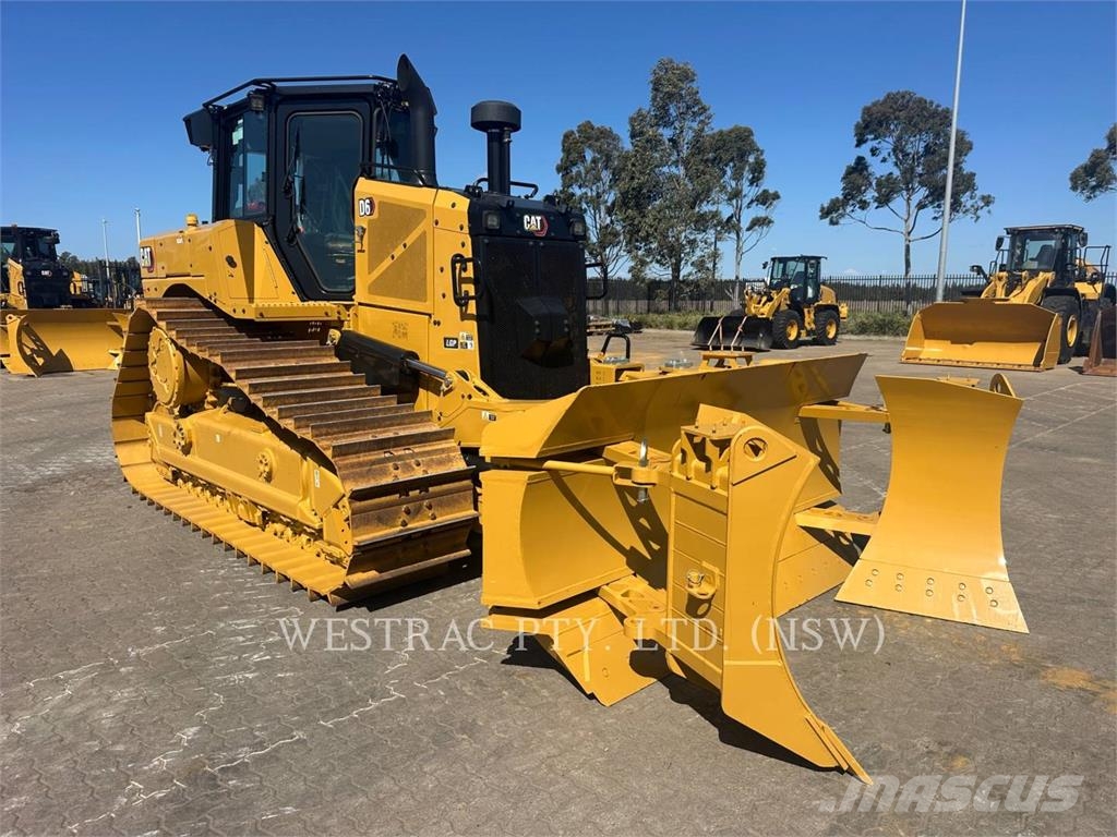 CAT D6 Гусеничні бульдозери