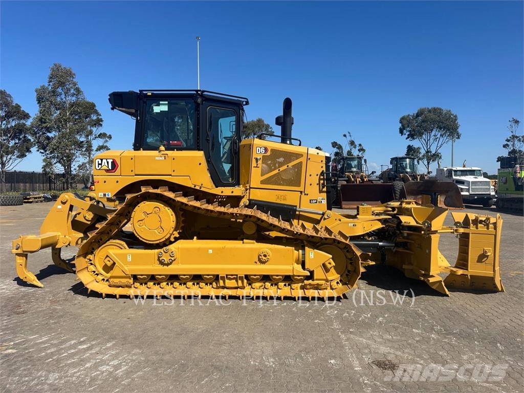 CAT D6 Гусеничні бульдозери