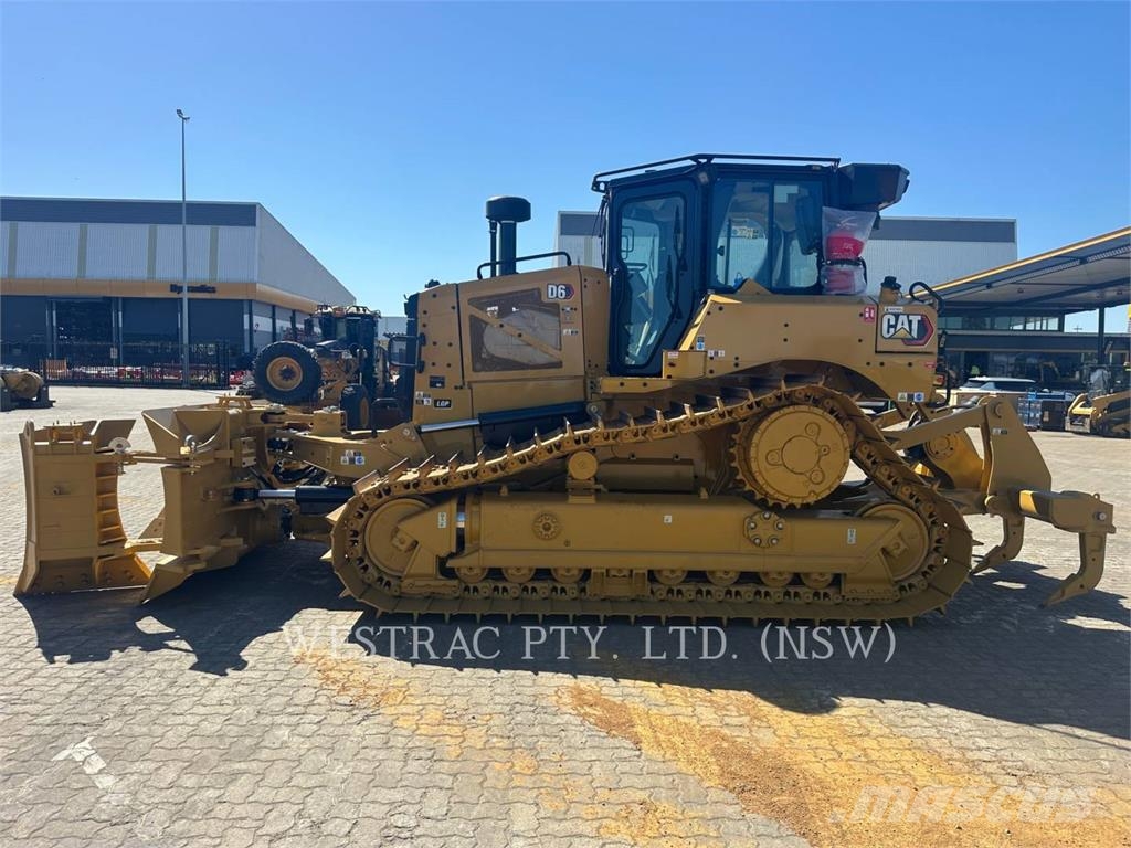 CAT D6 Гусеничні бульдозери