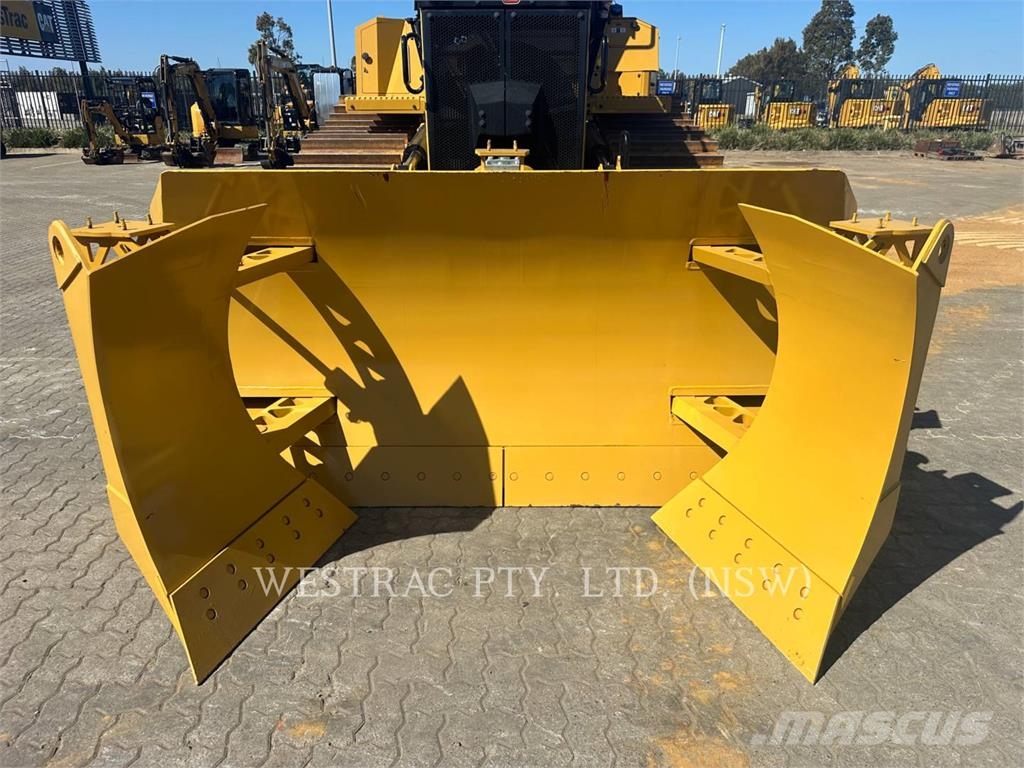 CAT D6 Гусеничні бульдозери