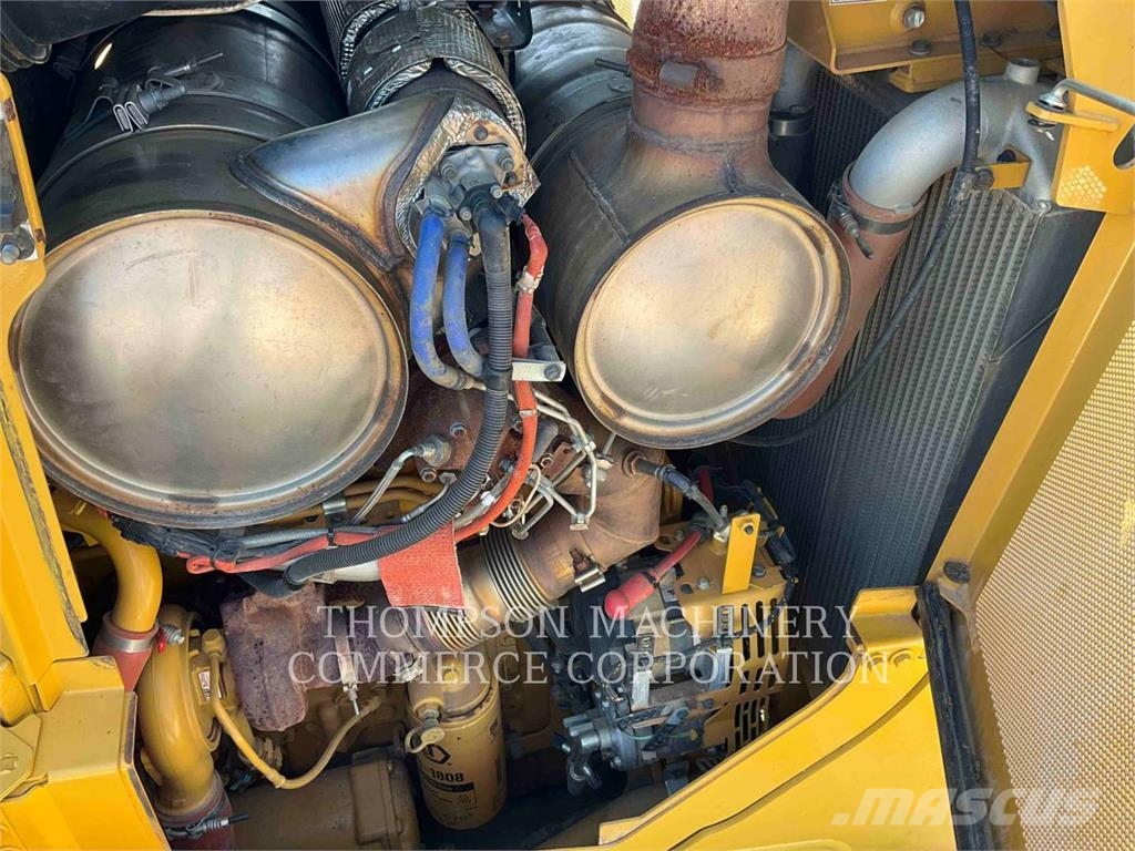 CAT D6 Kāpurķēžu buldozeri