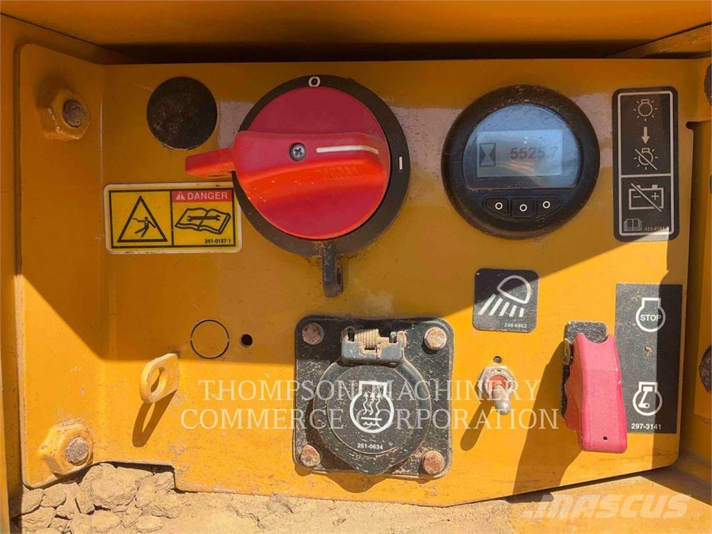 CAT D6 Kāpurķēžu buldozeri