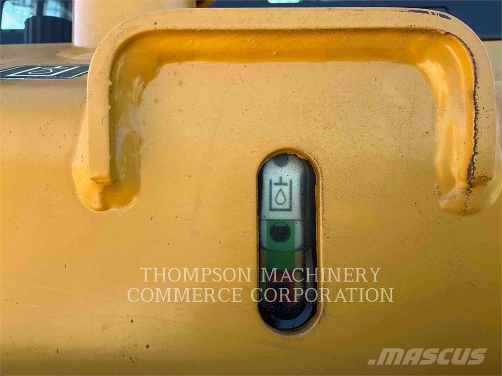 CAT D6 Kāpurķēžu buldozeri