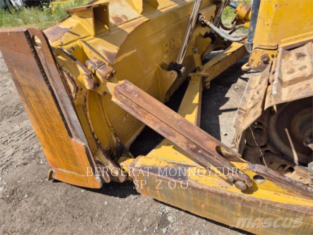 CAT D6-20 Crawler dozers