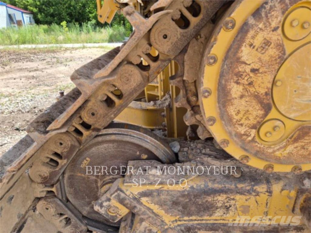 CAT D6-20 Crawler dozers