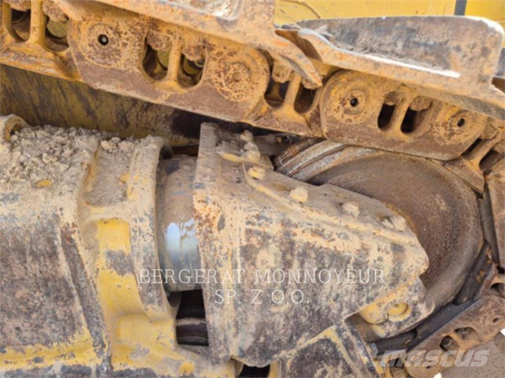 CAT D6-20 Crawler dozers