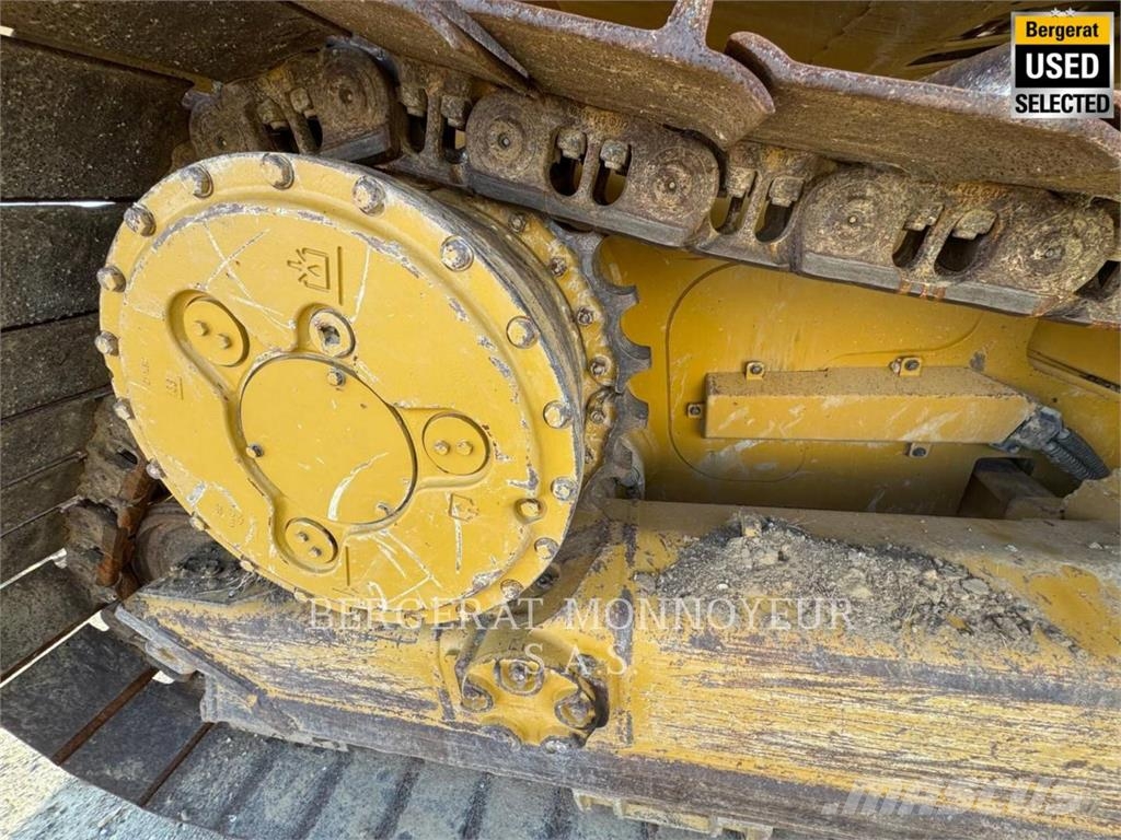 CAT D6 XE Гусеничні бульдозери