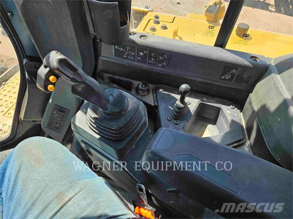 CAT D620VP Crawler dozers