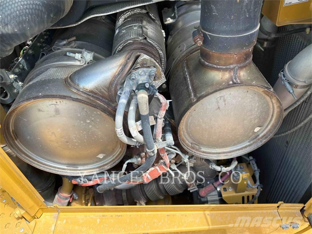 CAT D620XE Buldožeri gusjeničari