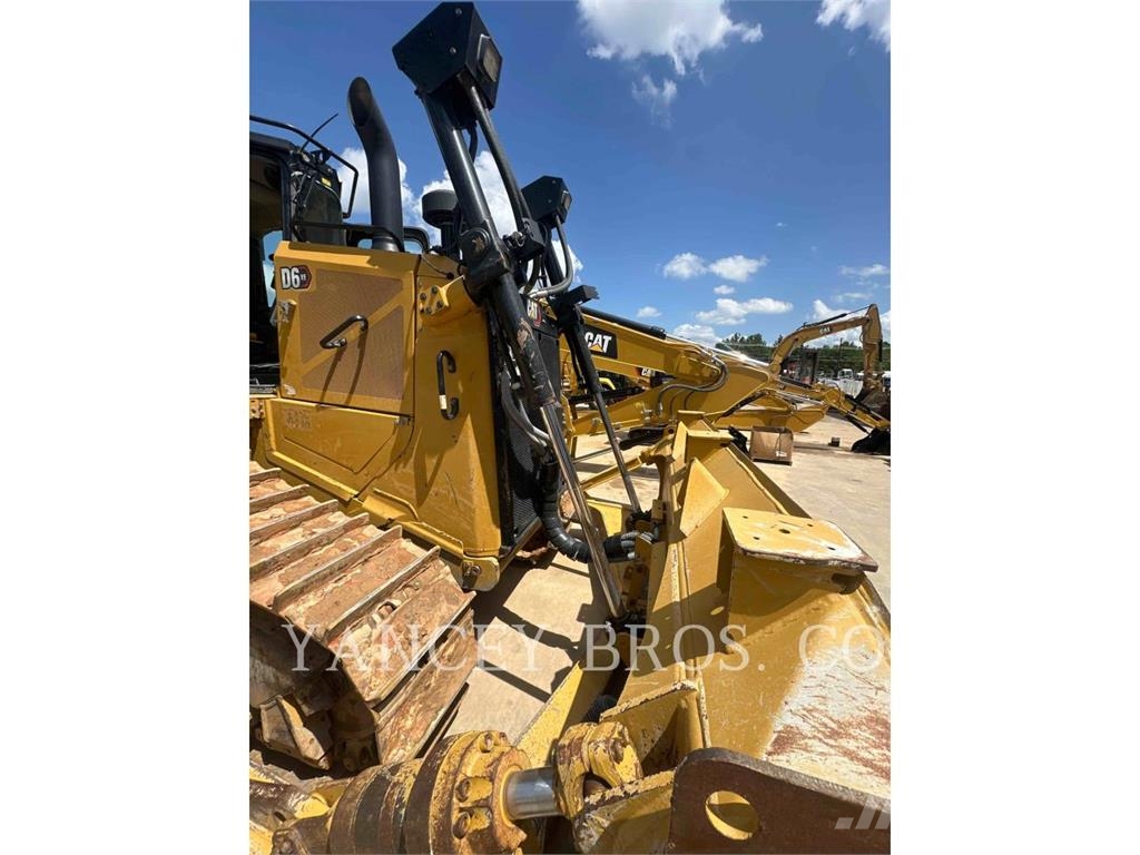 CAT D620XE Buldožeri gusjeničari