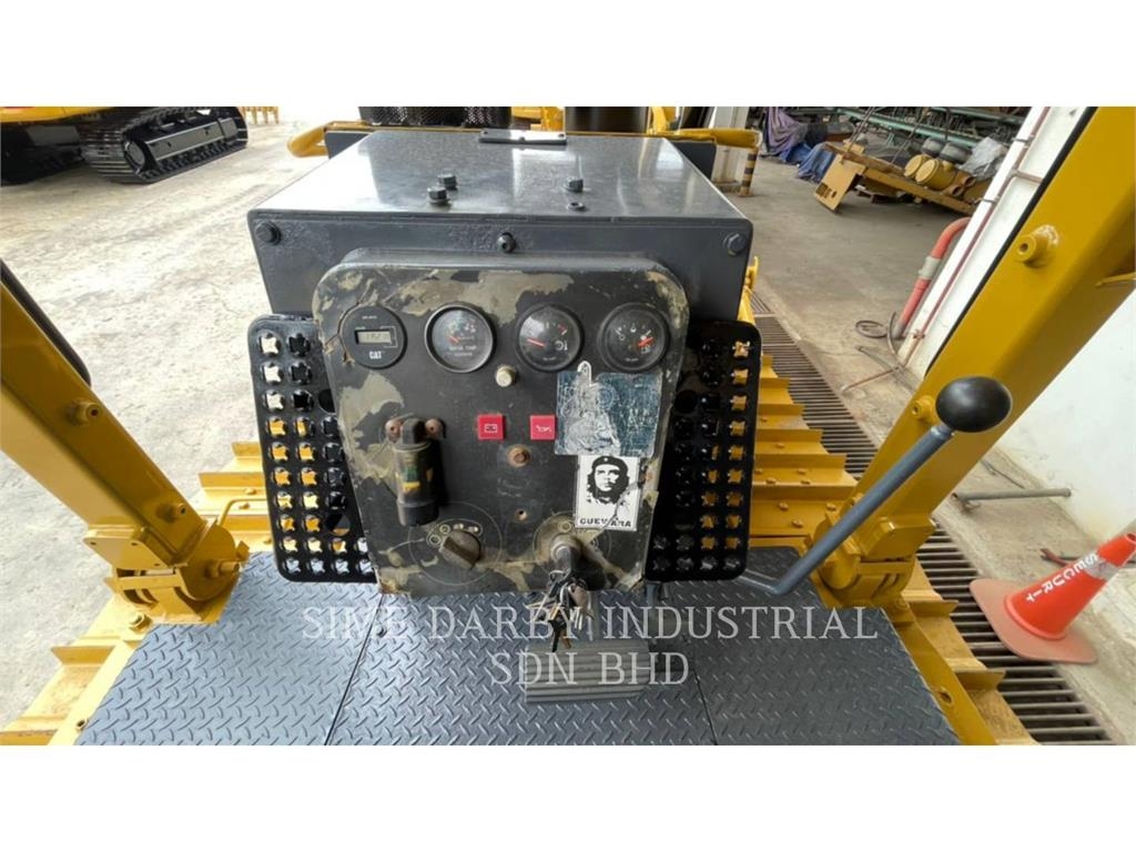 CAT D6G 履帶推土機
