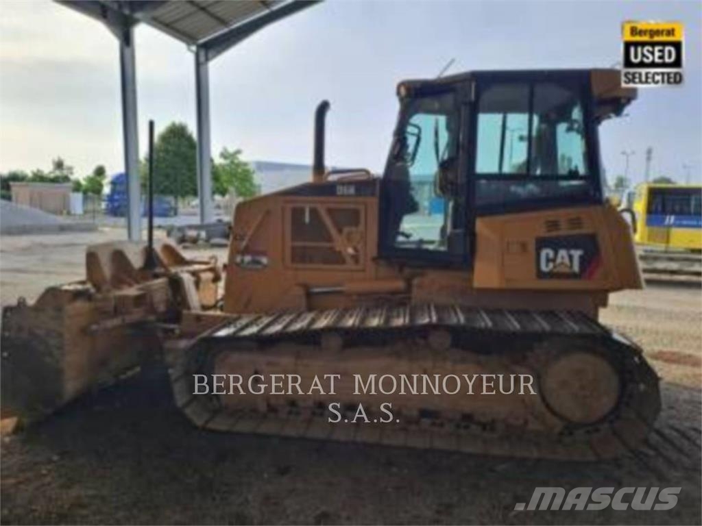 CAT D6K LGP بلدوزرات مجنزرة