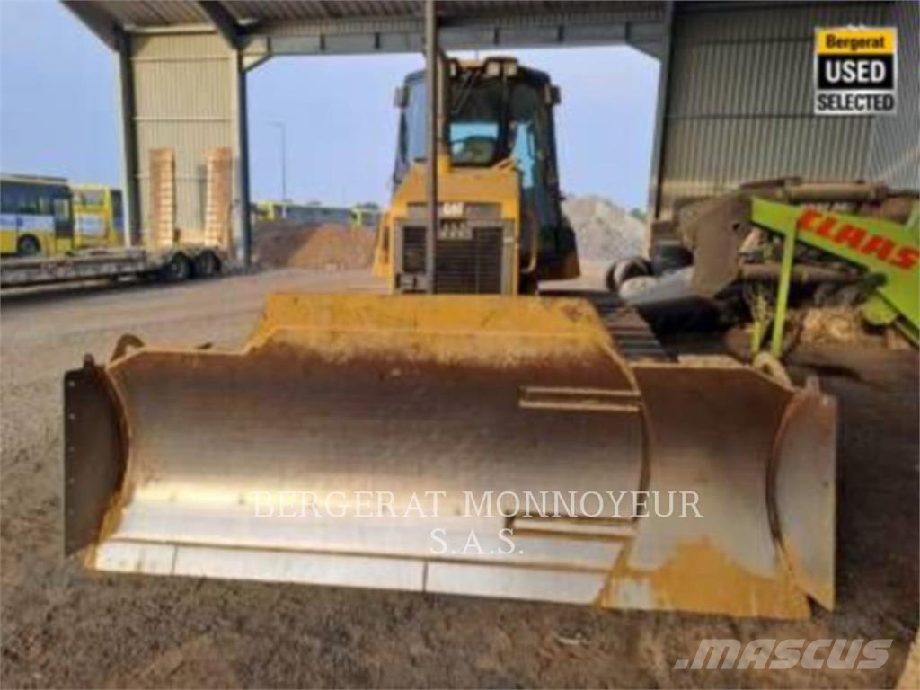 CAT D6K LGP بلدوزرات مجنزرة