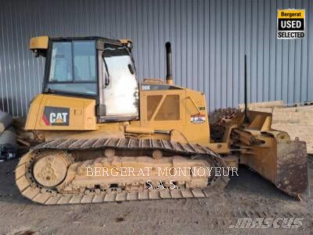 CAT D6K LGP بلدوزرات مجنزرة
