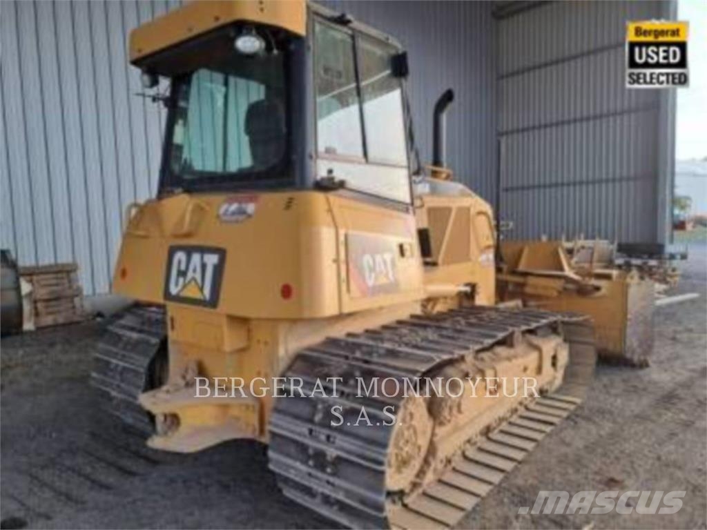 CAT D6K LGP بلدوزرات مجنزرة