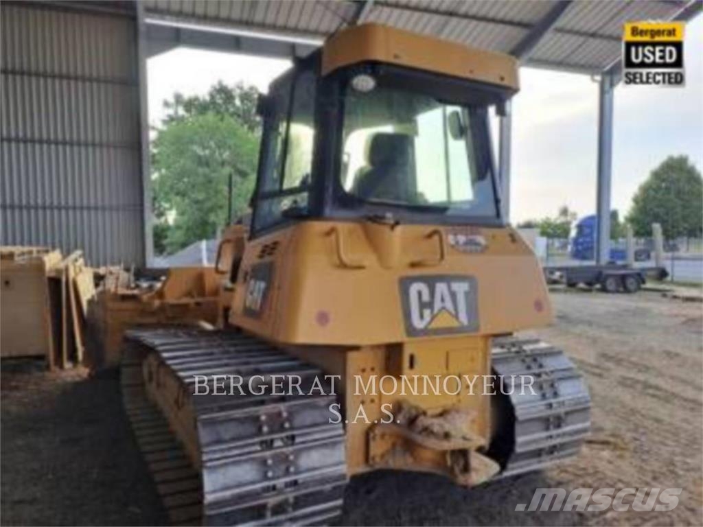 CAT D6K LGP بلدوزرات مجنزرة