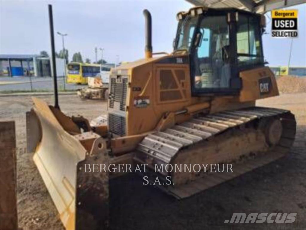 CAT D6K LGP بلدوزرات مجنزرة
