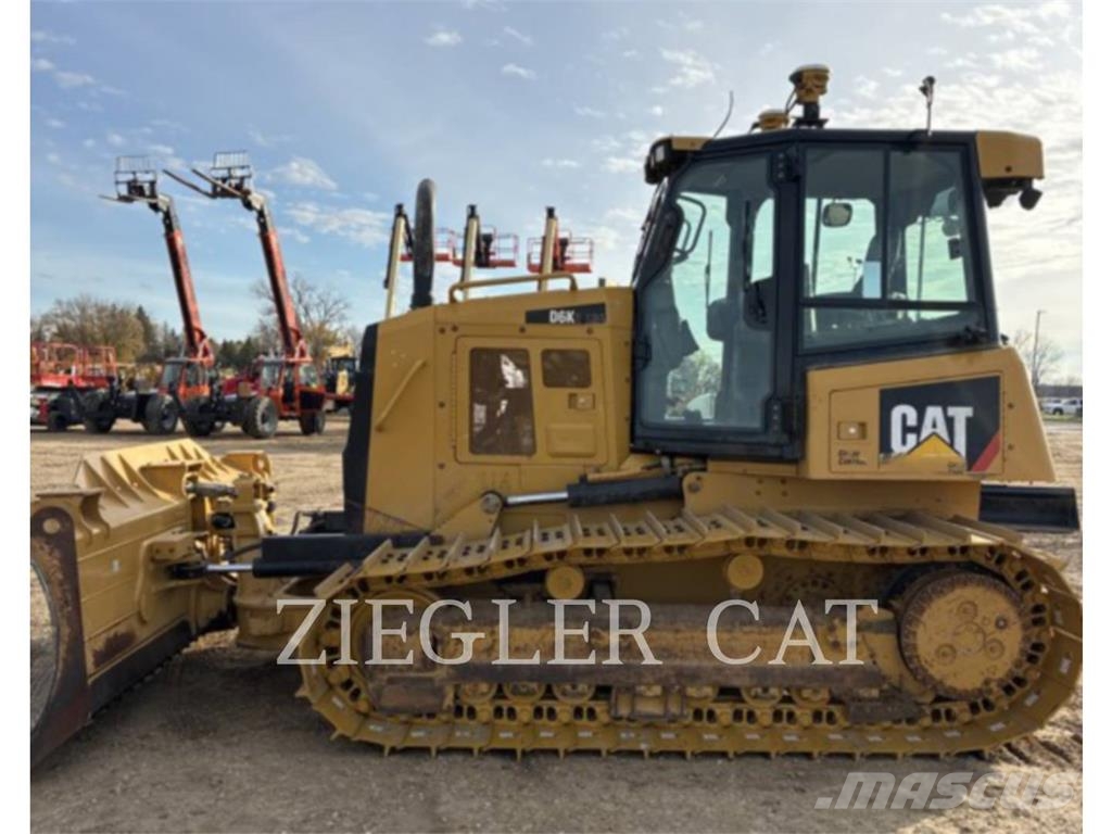 CAT D6K2 Buldožeri gusjeničari