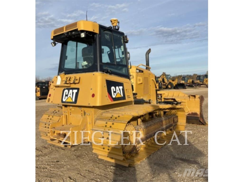 CAT D6K2 Buldožeri gusjeničari