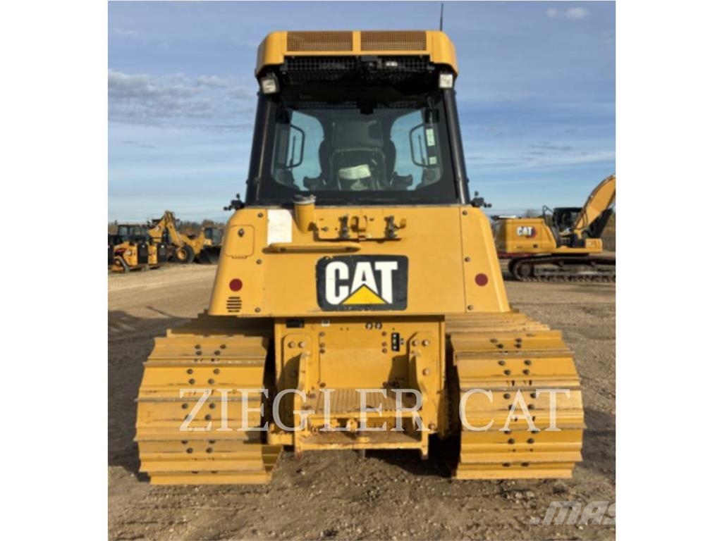 CAT D6K2 Buldožeri gusjeničari
