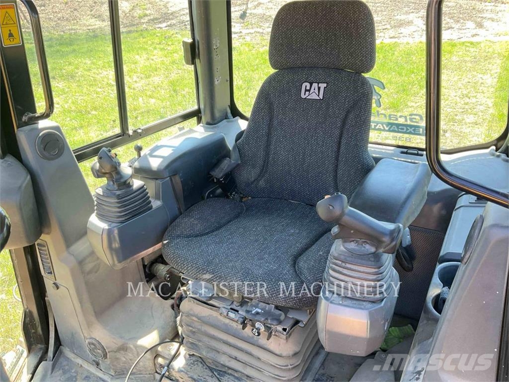 CAT D6K2L AHZ24F+ Μπουλντόζες με ερπύστριες