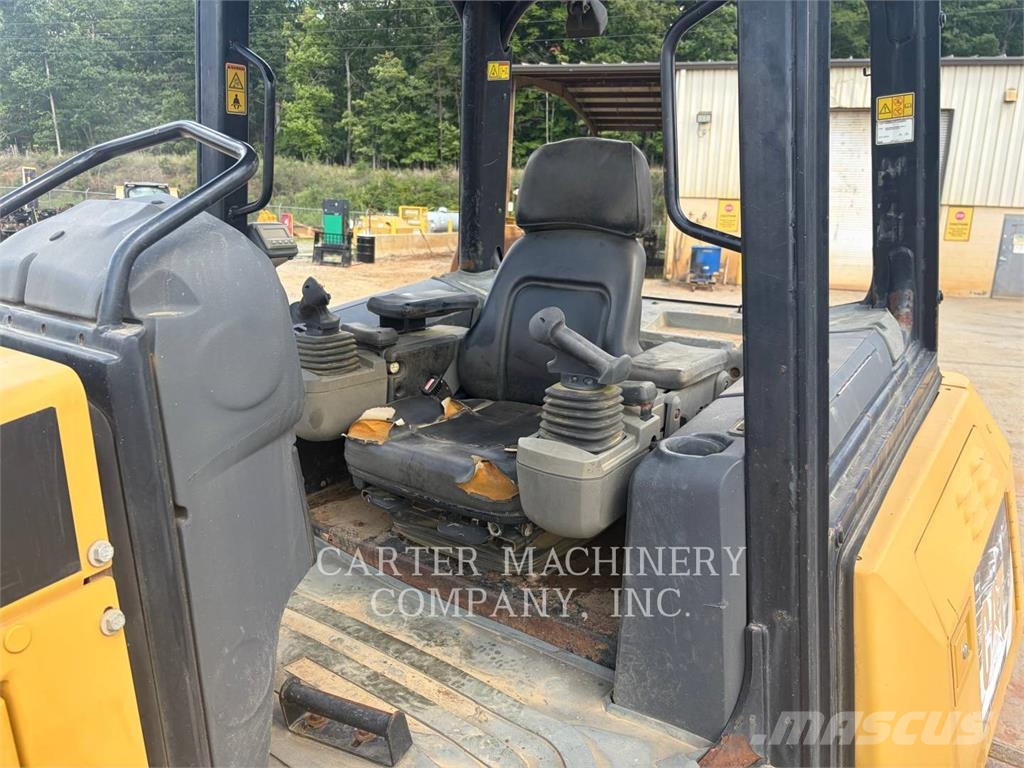 CAT D6KXL 크롤러 도저