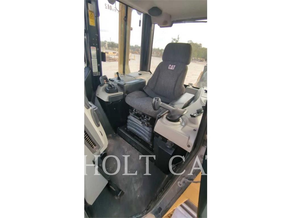CAT D6N Rupsdozers