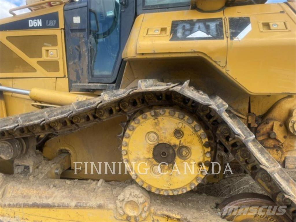 CAT D6N Pásové dozéry