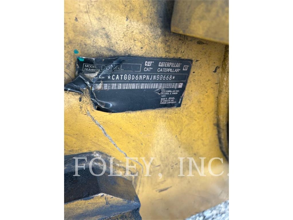 CAT D6NXL Гусеничные бульдозеры