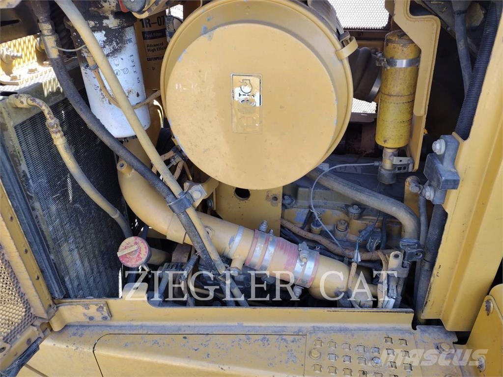 CAT D6R 履帶推土機