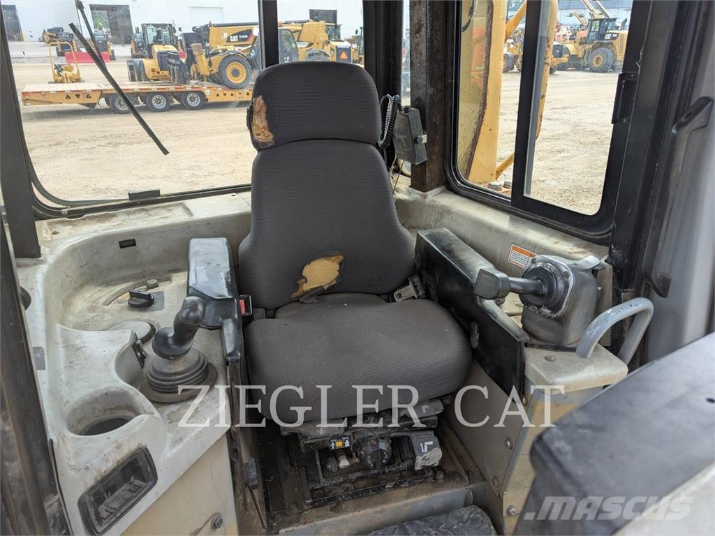 CAT D6RII 履帶推土機