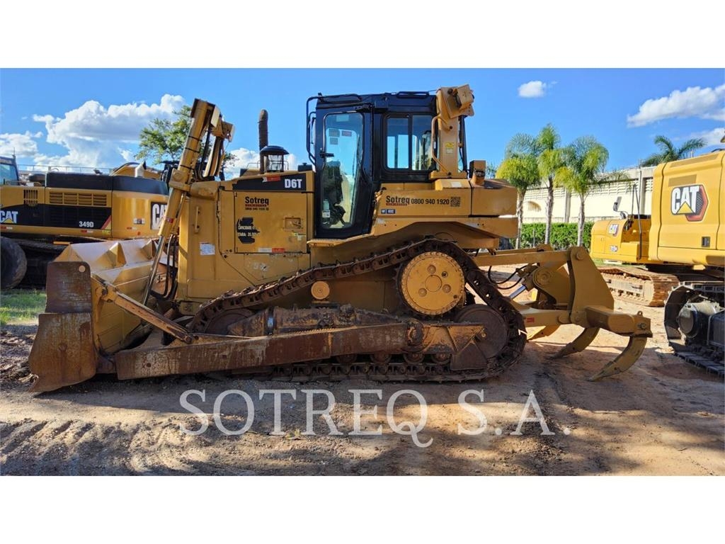 CAT D6T 履帶推土機