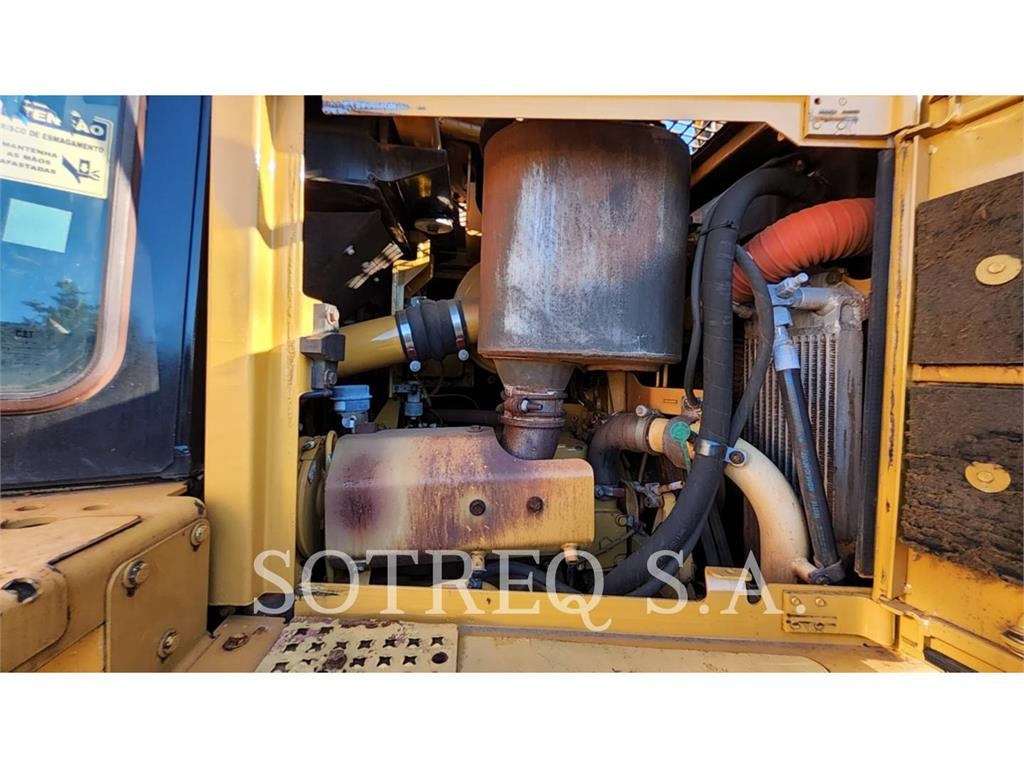 CAT D6T 履帶推土機