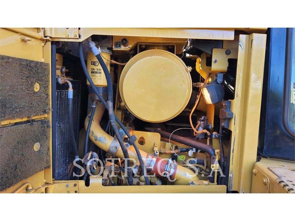 CAT D6T 履帶推土機