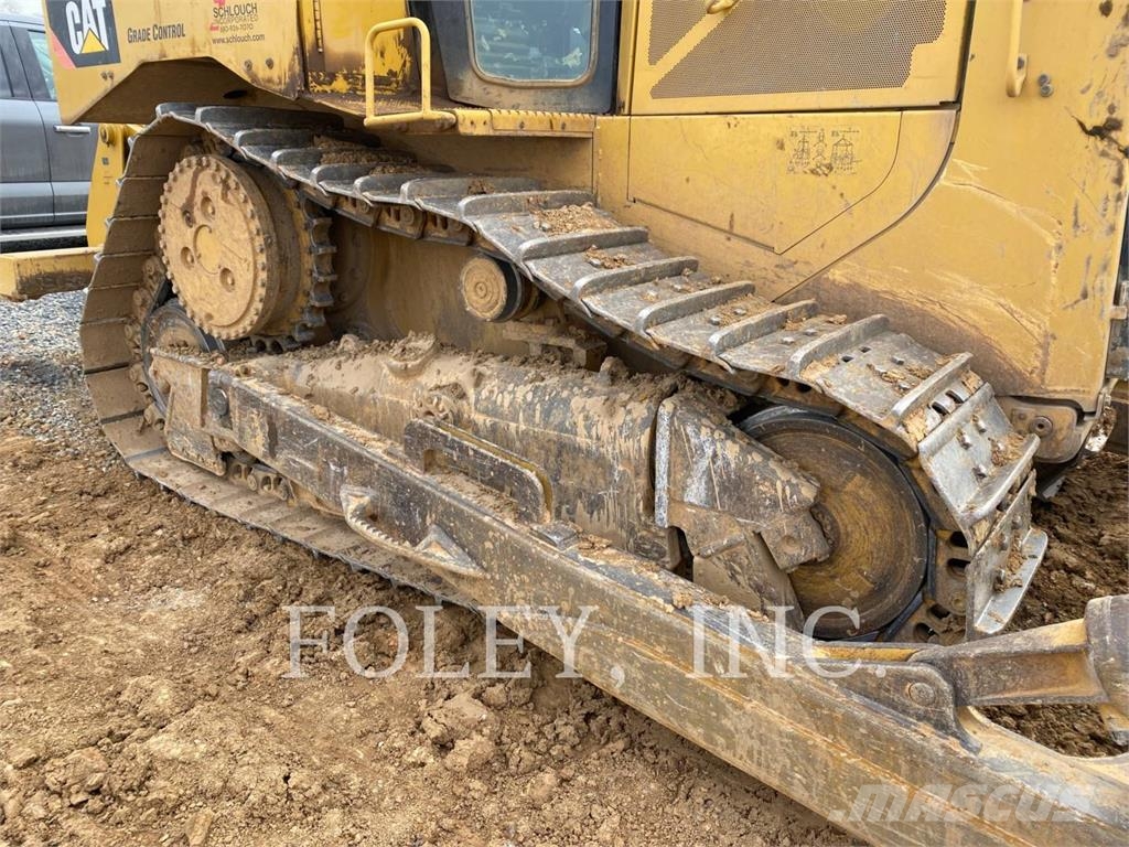 CAT D6T Crawler dozers