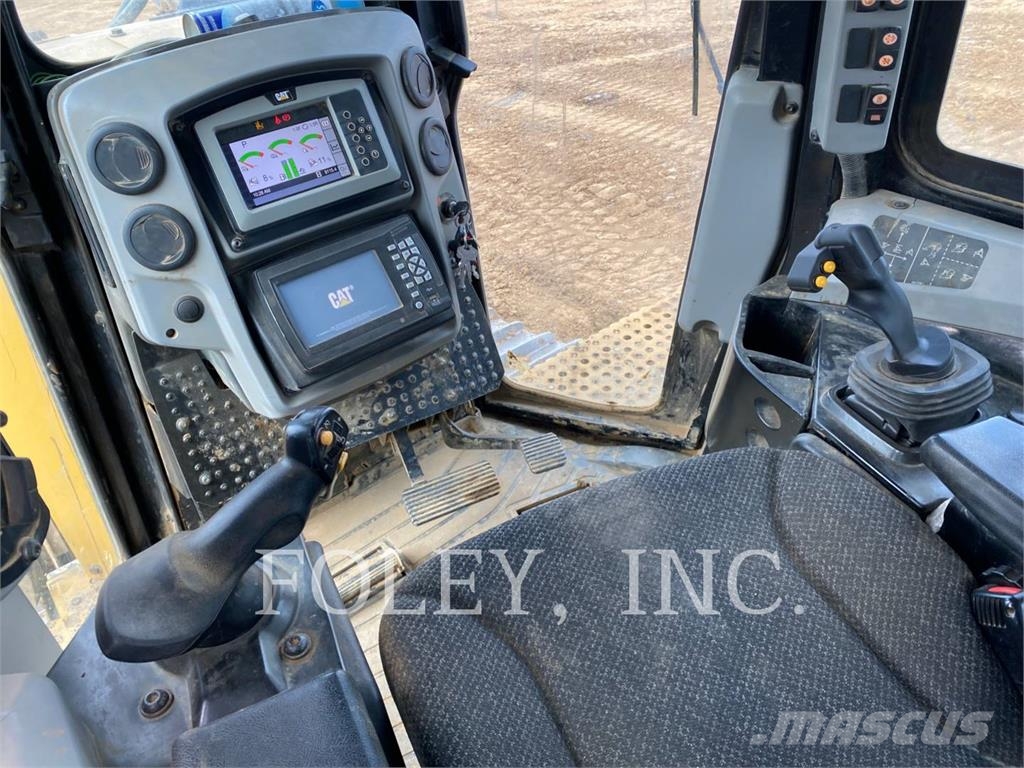 CAT D6T Crawler dozers