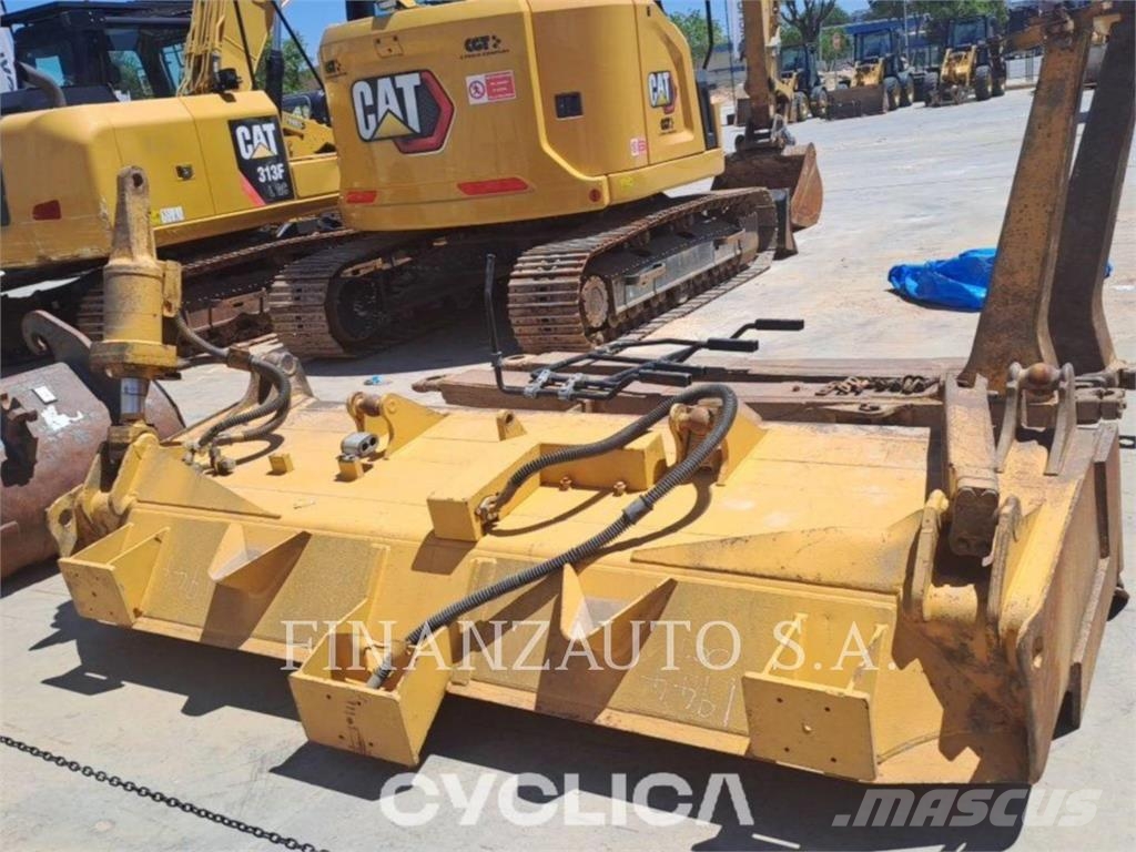 CAT D6T 履帶推土機