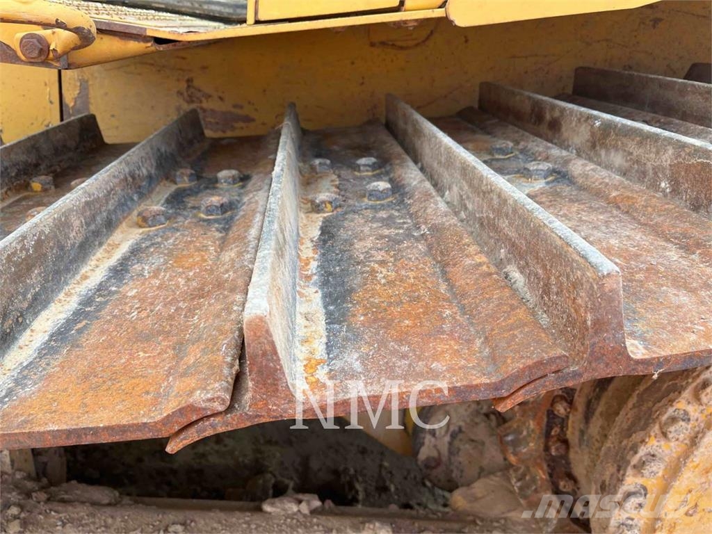 CAT D6T Crawler dozers