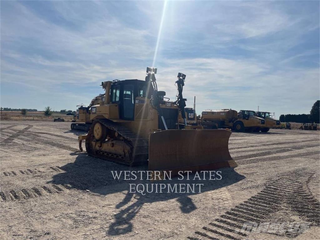 CAT D6T Buldožeri guseničari