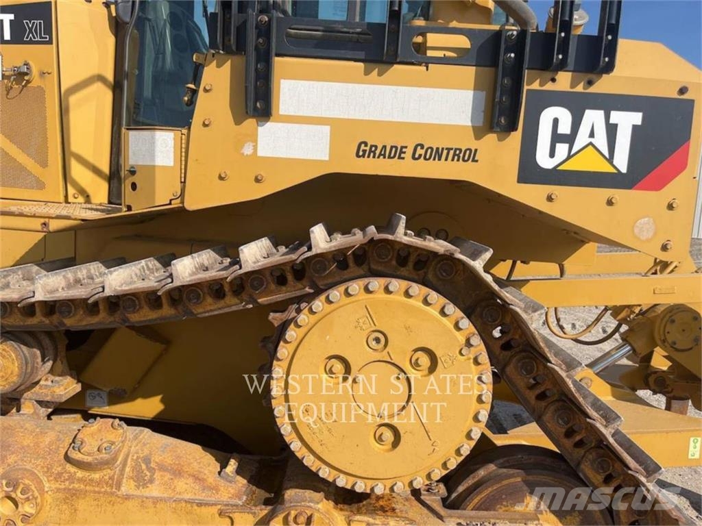CAT D6T Buldožeri guseničari