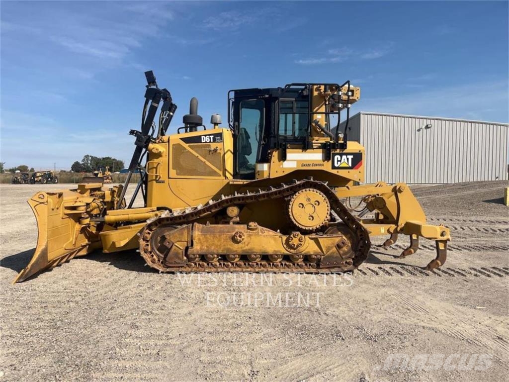 CAT D6T Buldožeri guseničari