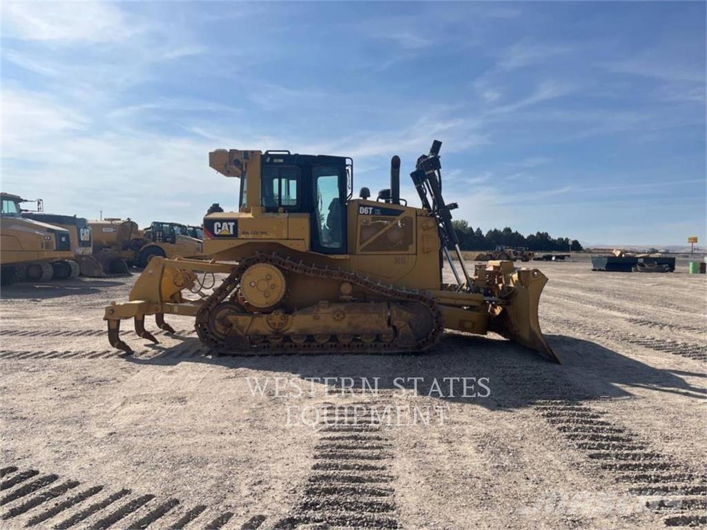 CAT D6T Buldožeri guseničari